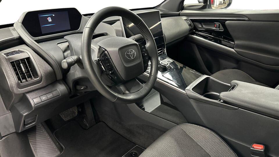 Toyota bZ4X vaihtoauto