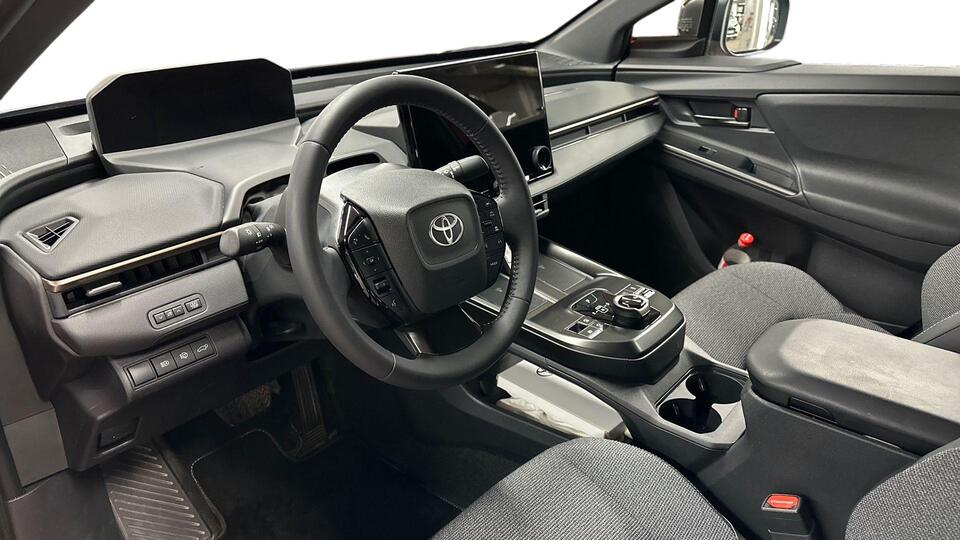 Toyota bZ4X vaihtoauto