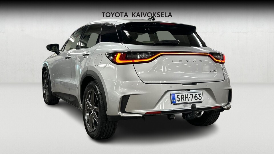 Lexus LBX vaihtoauto