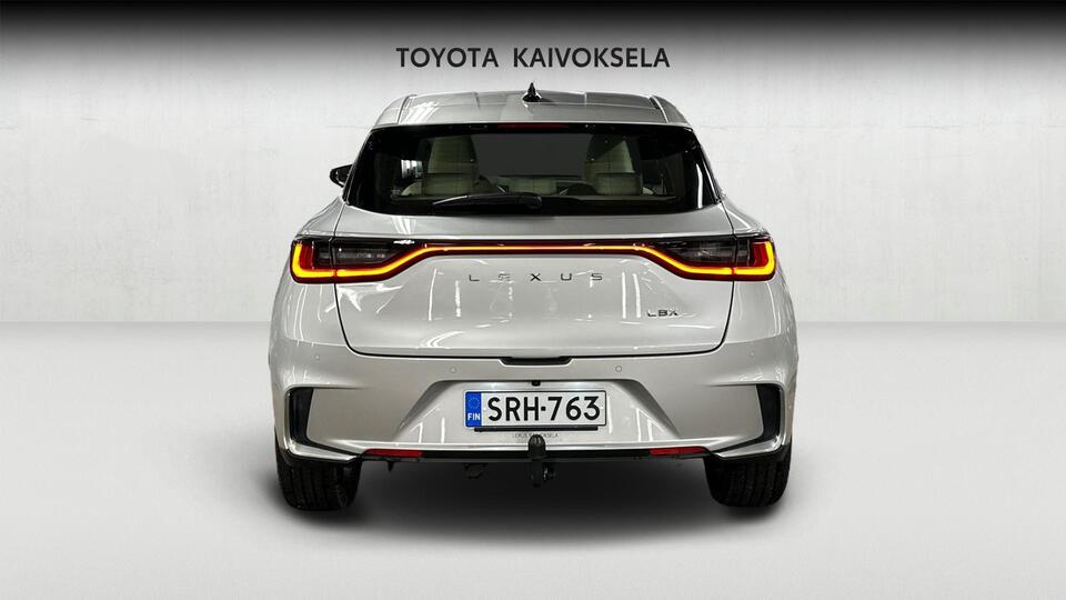 Lexus LBX vaihtoauto