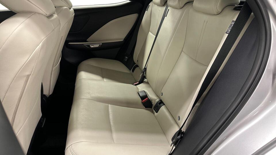 Lexus LBX vaihtoauto