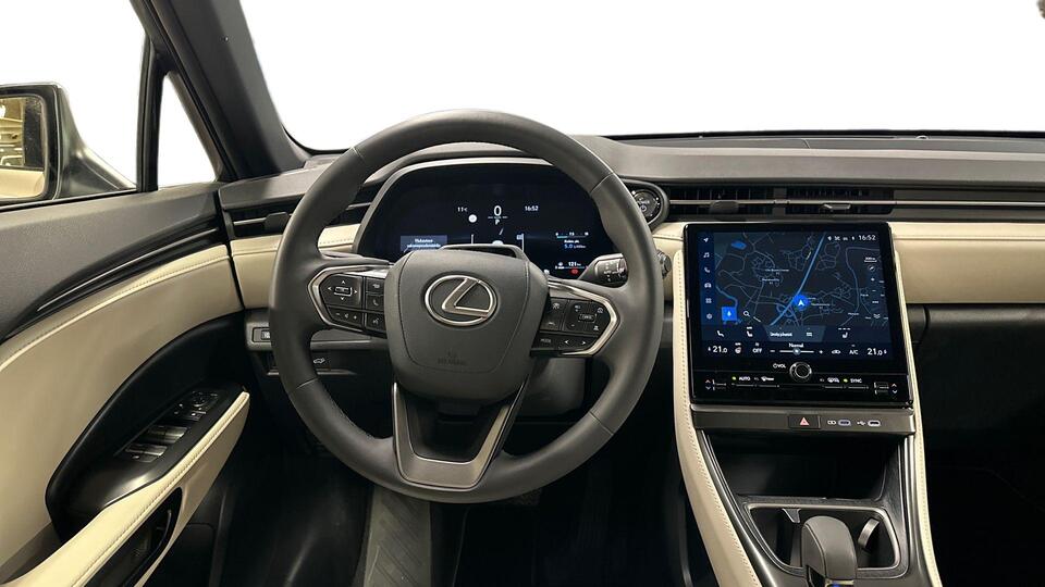 Lexus LBX vaihtoauto