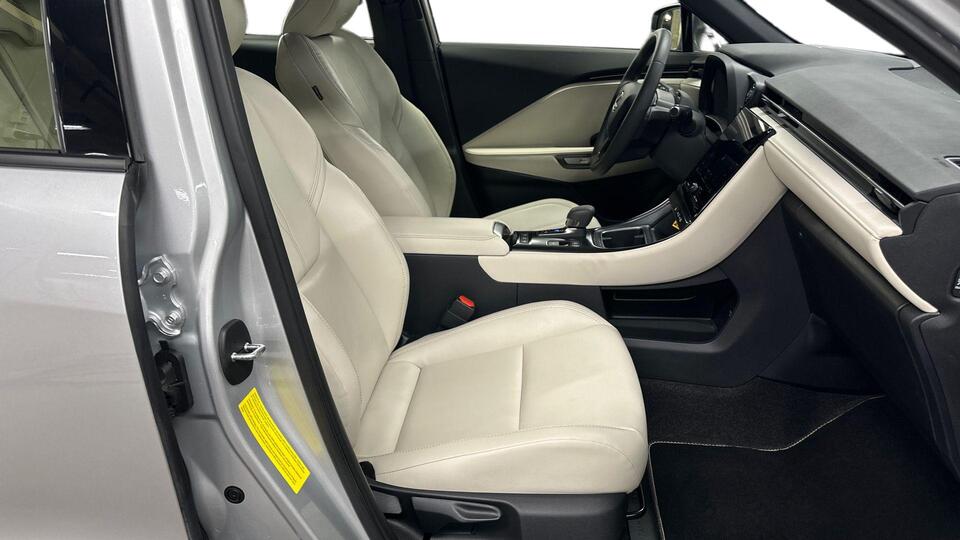 Lexus LBX vaihtoauto