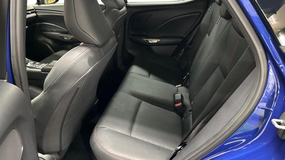 Lexus LBX vaihtoauto