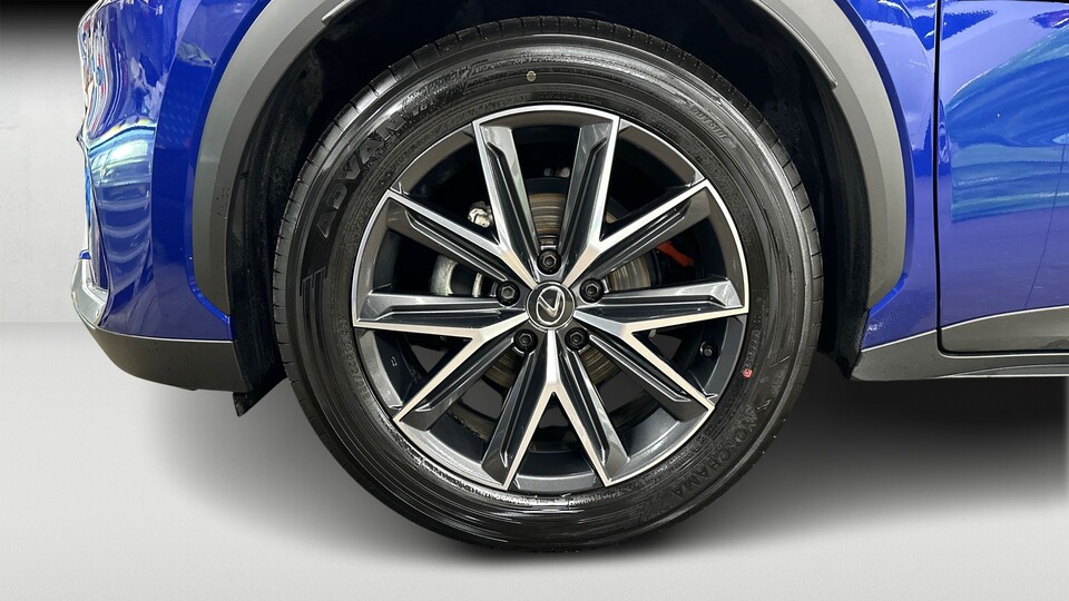 Lexus LBX vaihtoauto