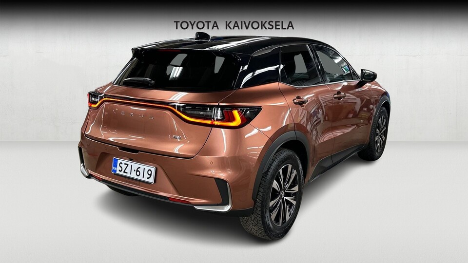 Lexus LBX vaihtoauto