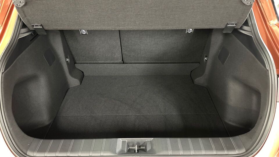 Lexus LBX vaihtoauto