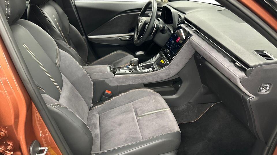 Lexus LBX vaihtoauto