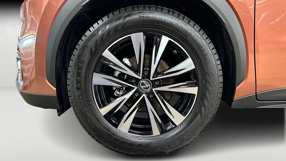 Lexus LBX vaihtoauto