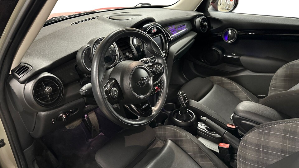 Mini Hatchback vaihtoauto