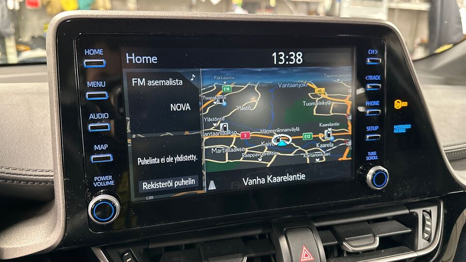 Toyota C-HR vaihtoauto