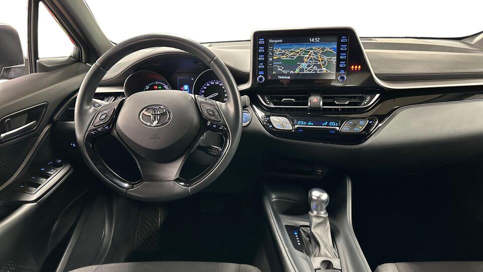 Toyota C-HR vaihtoauto