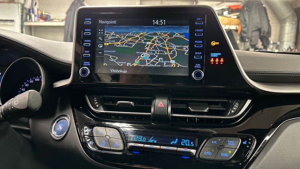 Toyota C-HR vaihtoauto