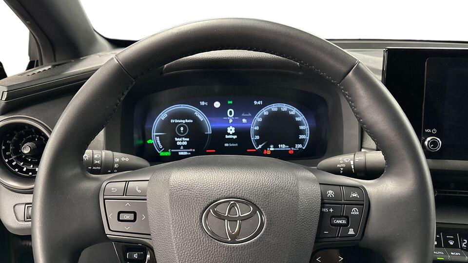 Toyota C-HR vaihtoauto