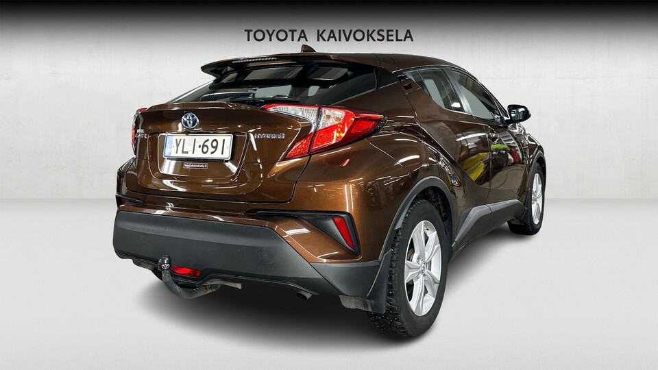 Toyota C-HR vaihtoauto