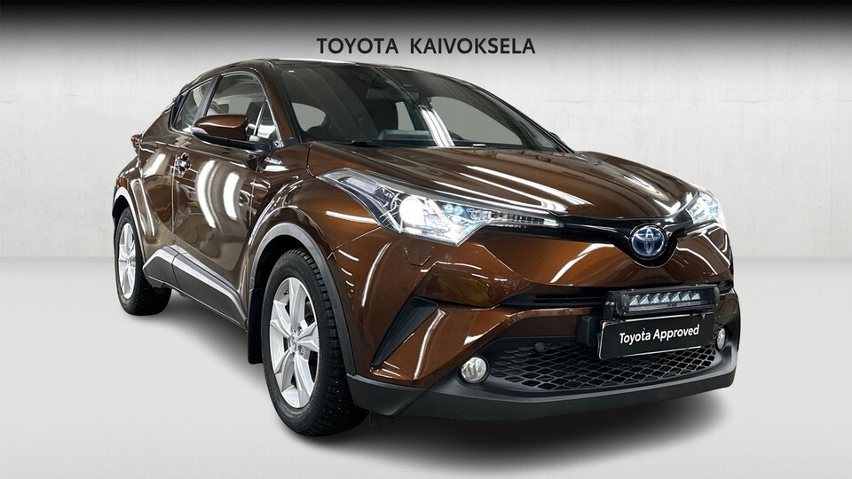 Toyota C-HR vaihtoauto