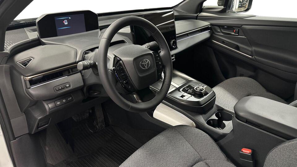 Toyota bZ4X vaihtoauto