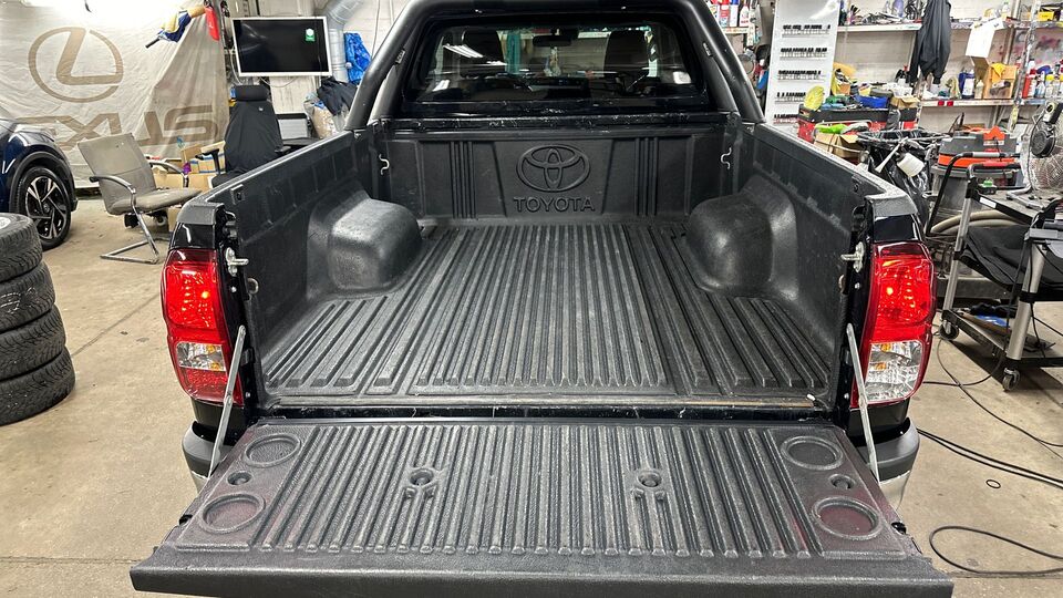 Toyota Hilux vaihtoauto