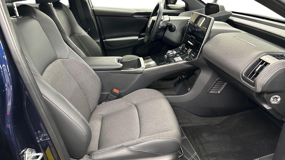 Toyota bZ4X vaihtoauto