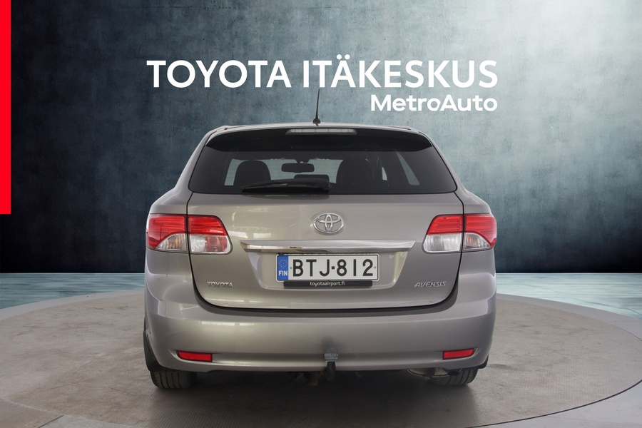 Toyota Avensis vaihtoauto