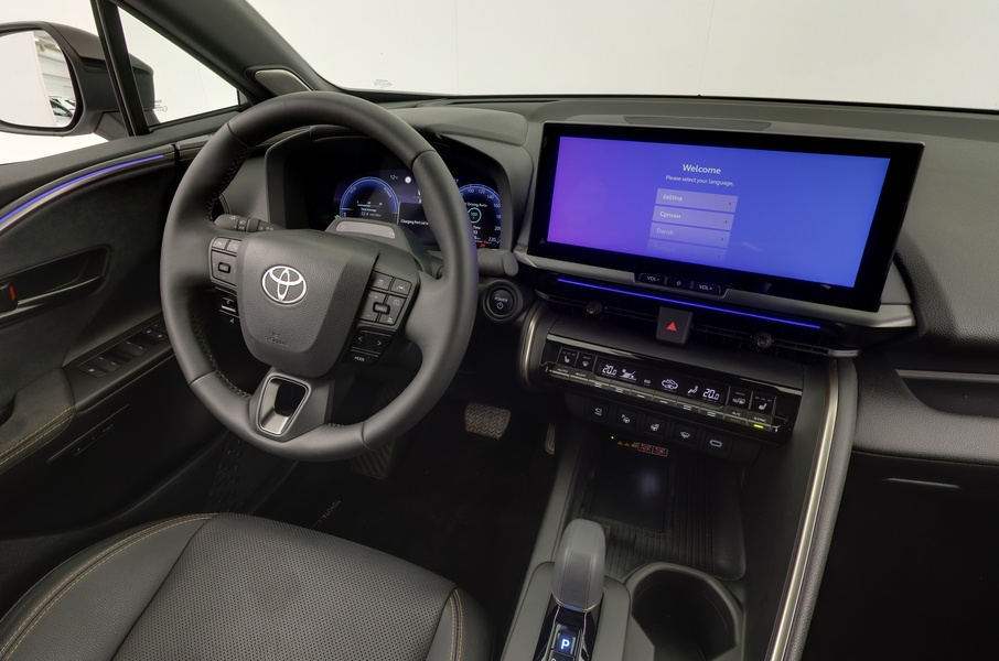 Toyota C-HR vaihtoauto