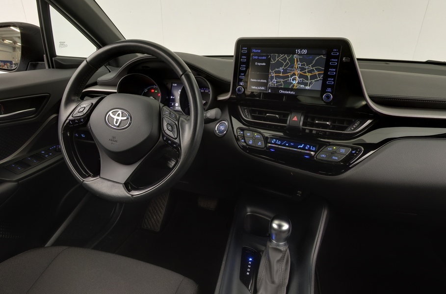 Toyota C-HR vaihtoauto