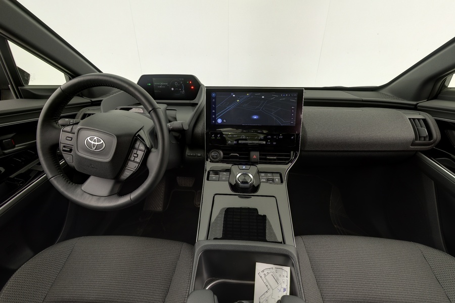 Toyota bZ4X vaihtoauto