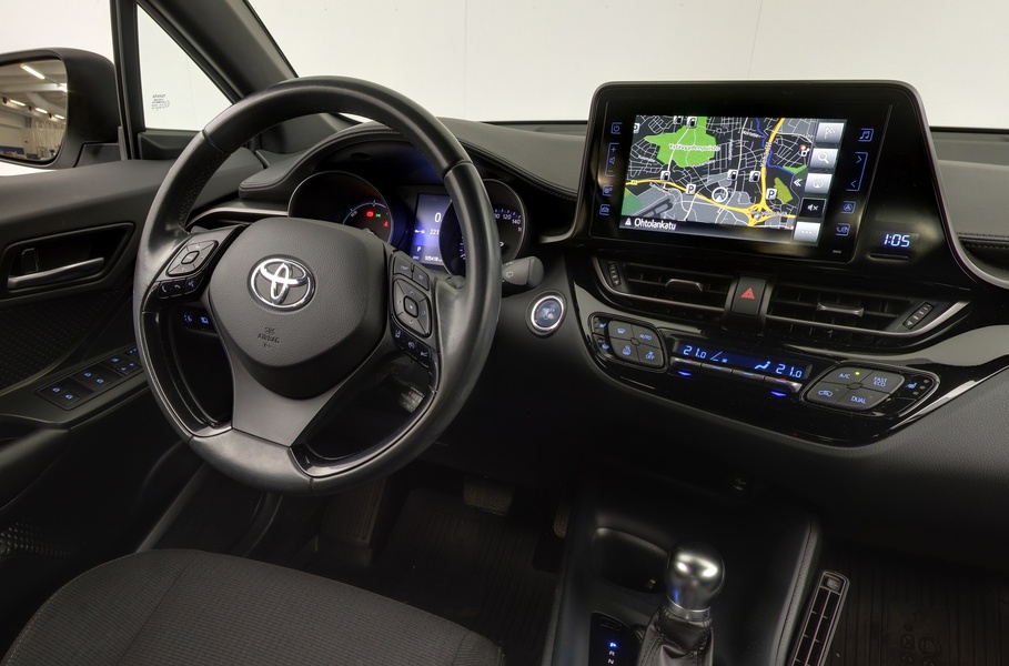 Toyota C-HR vaihtoauto