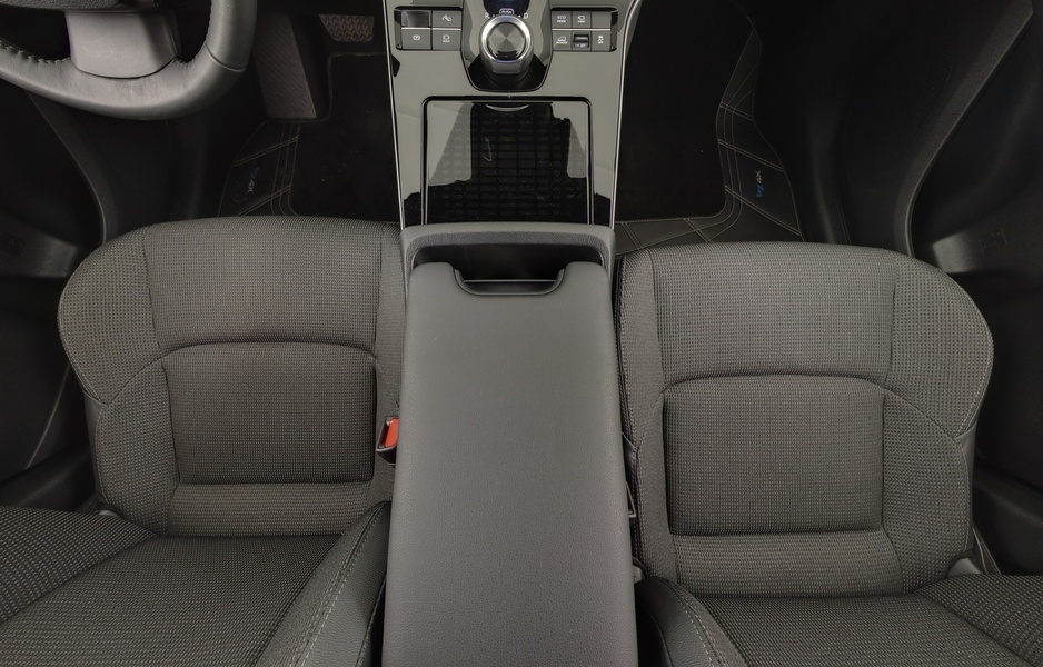 Toyota bZ4X vaihtoauto