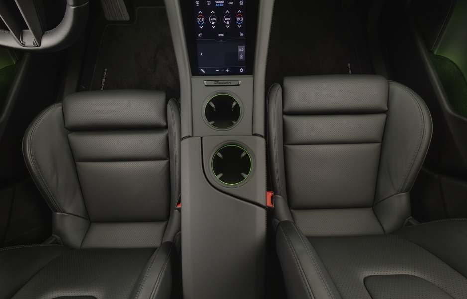 Porsche Taycan vaihtoauto