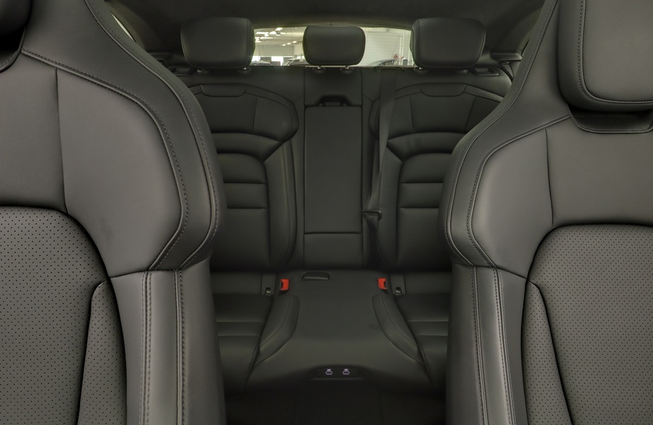 Porsche Taycan vaihtoauto