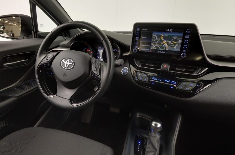 Toyota C-HR vaihtoauto