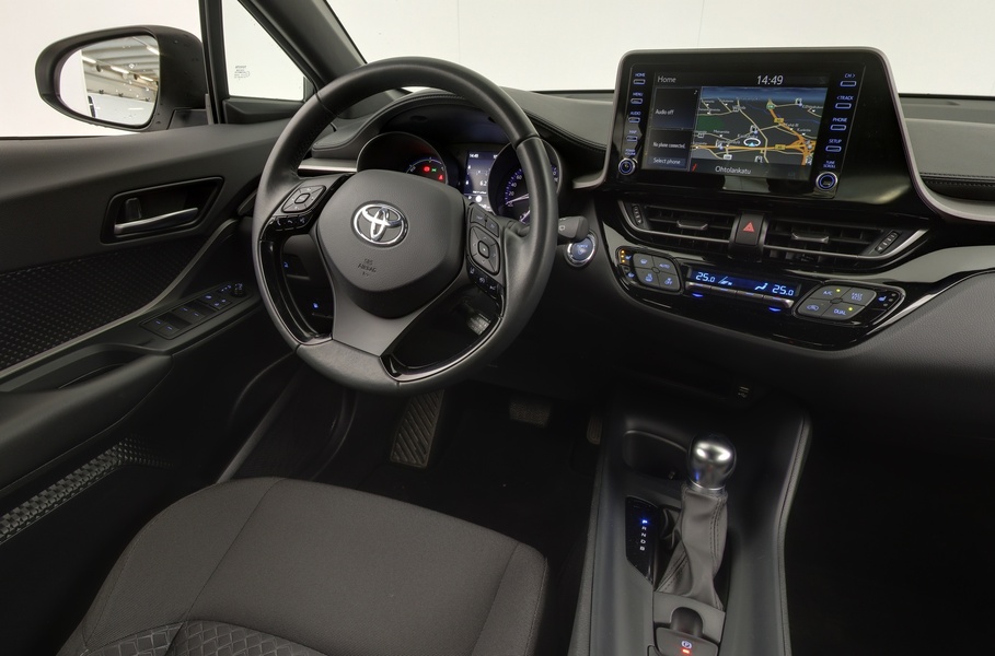 Toyota C-HR vaihtoauto