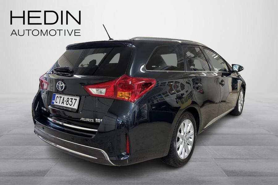 Toyota Auris vaihtoauto