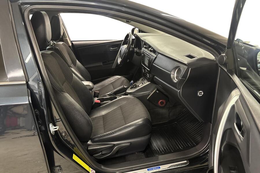 Toyota Auris vaihtoauto