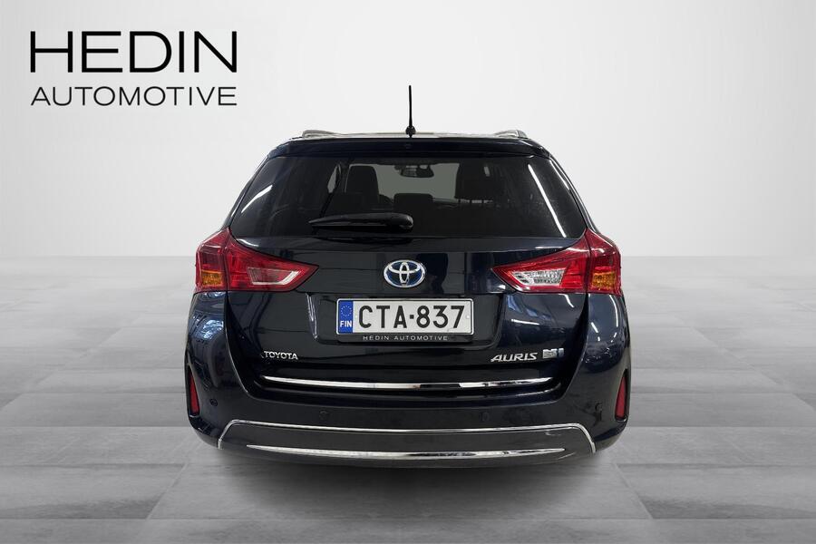 Toyota Auris vaihtoauto