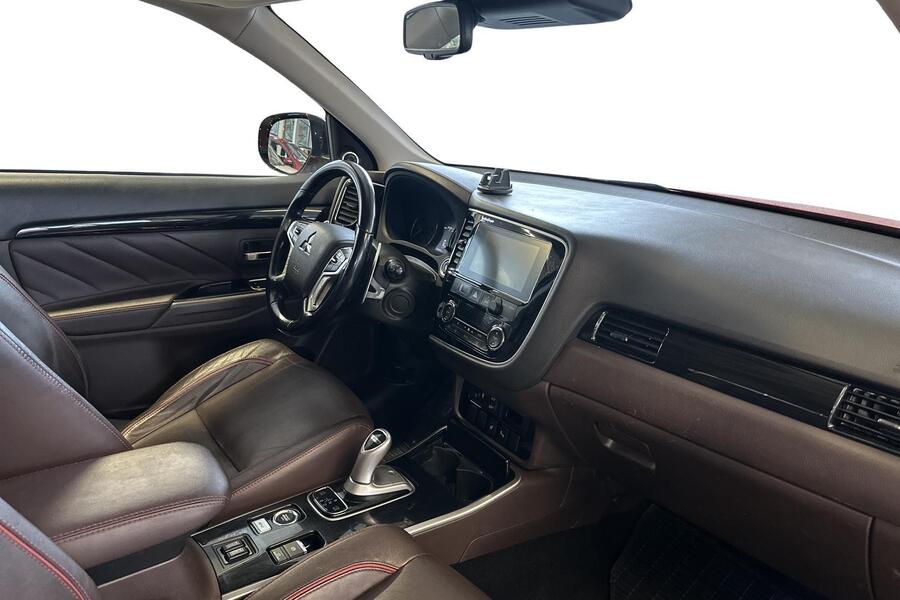 Mitsubishi Outlander PHEV vaihtoauto