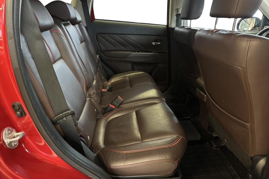 Mitsubishi Outlander PHEV vaihtoauto