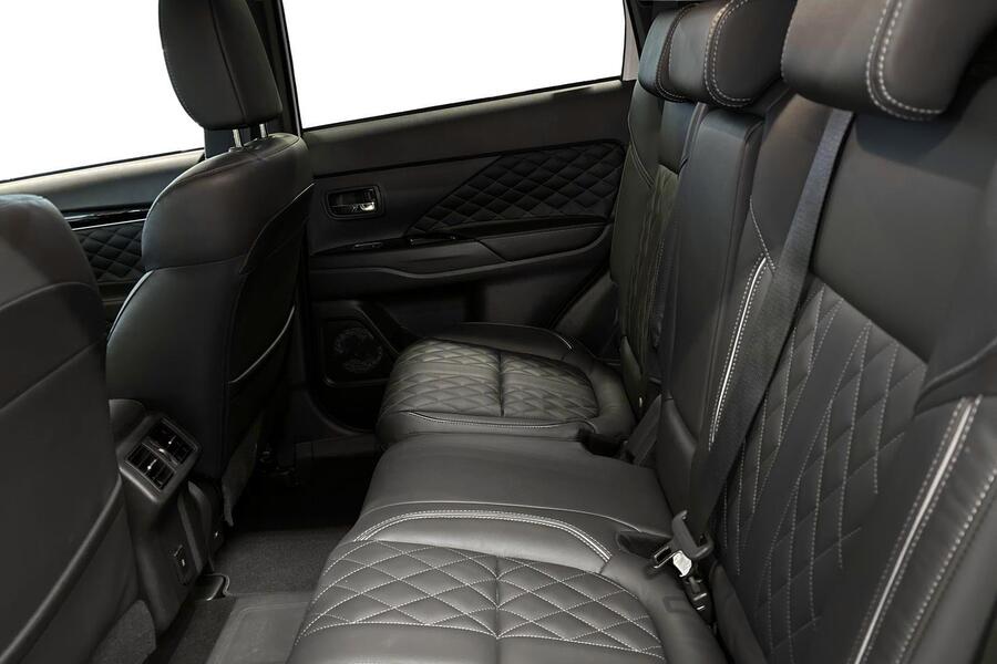 Mitsubishi Outlander PHEV vaihtoauto