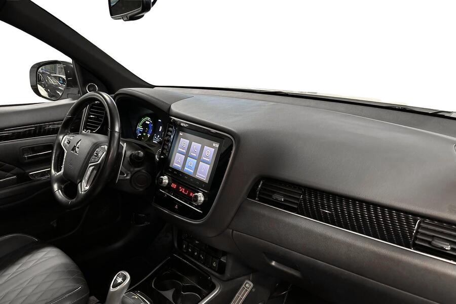 Mitsubishi Outlander PHEV vaihtoauto