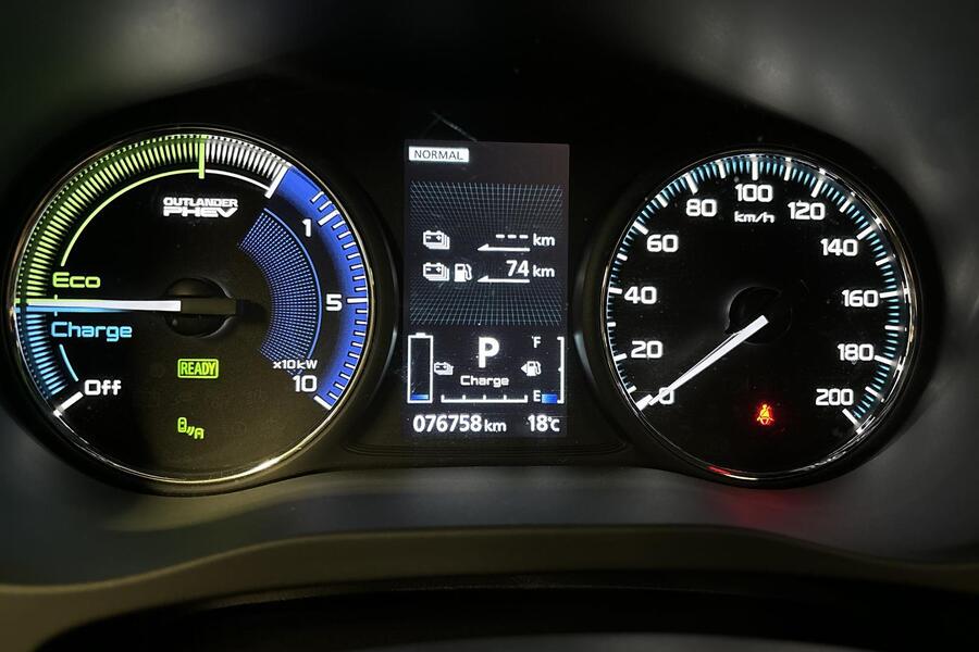 Mitsubishi Outlander PHEV vaihtoauto