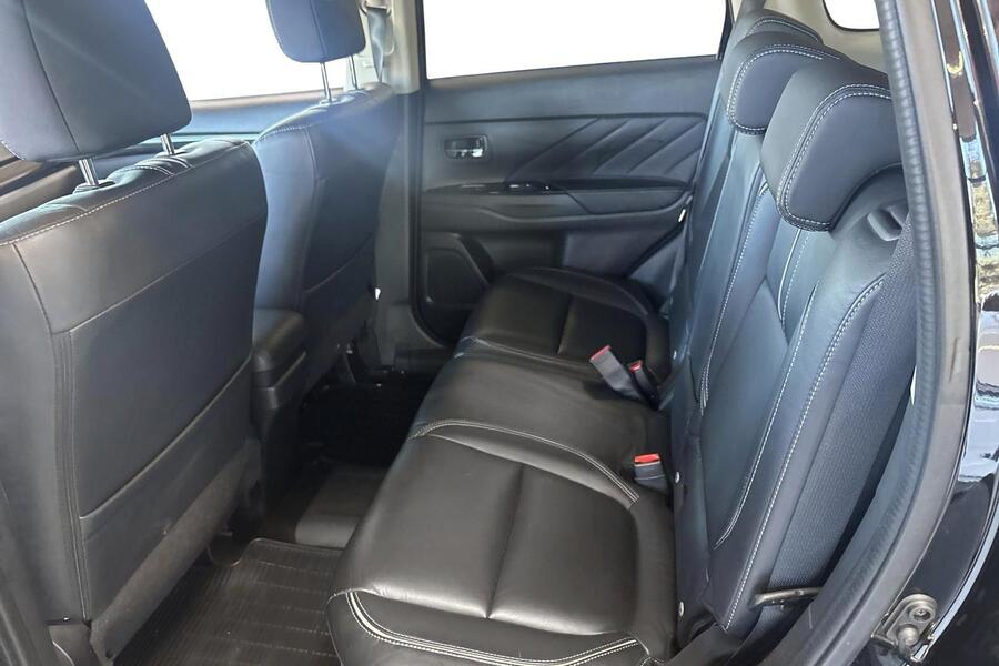 Mitsubishi Outlander PHEV vaihtoauto