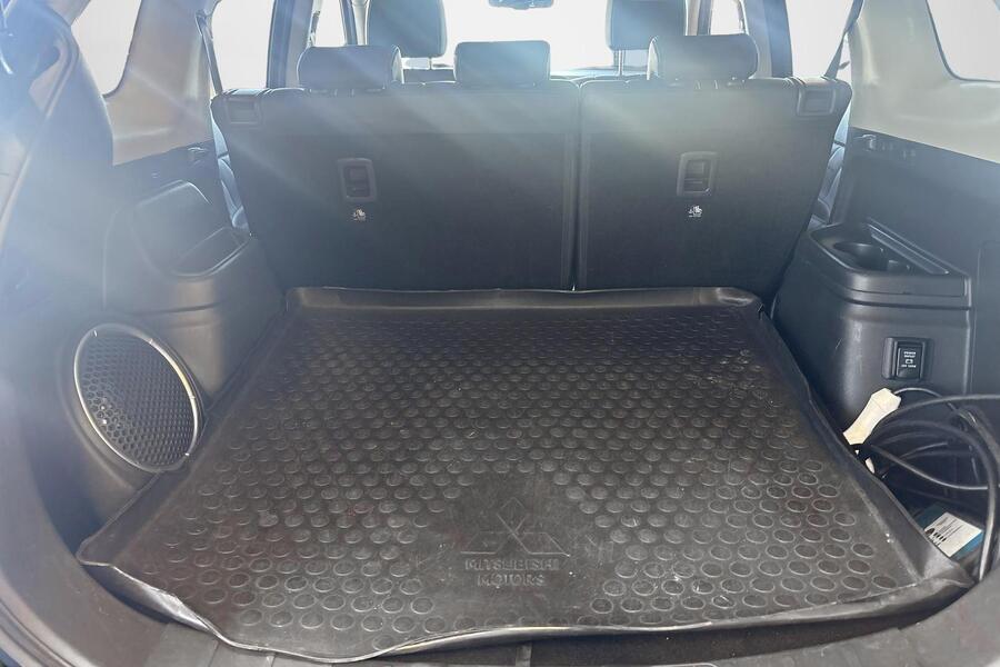 Mitsubishi Outlander PHEV vaihtoauto