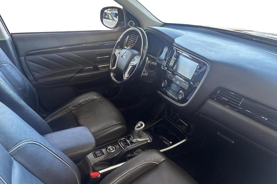 Mitsubishi Outlander PHEV vaihtoauto