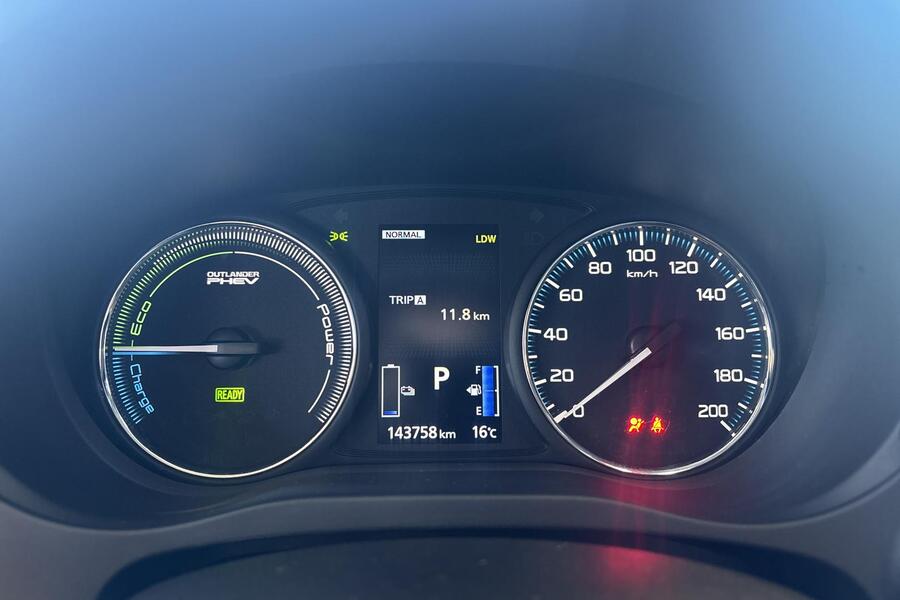 Mitsubishi Outlander PHEV vaihtoauto