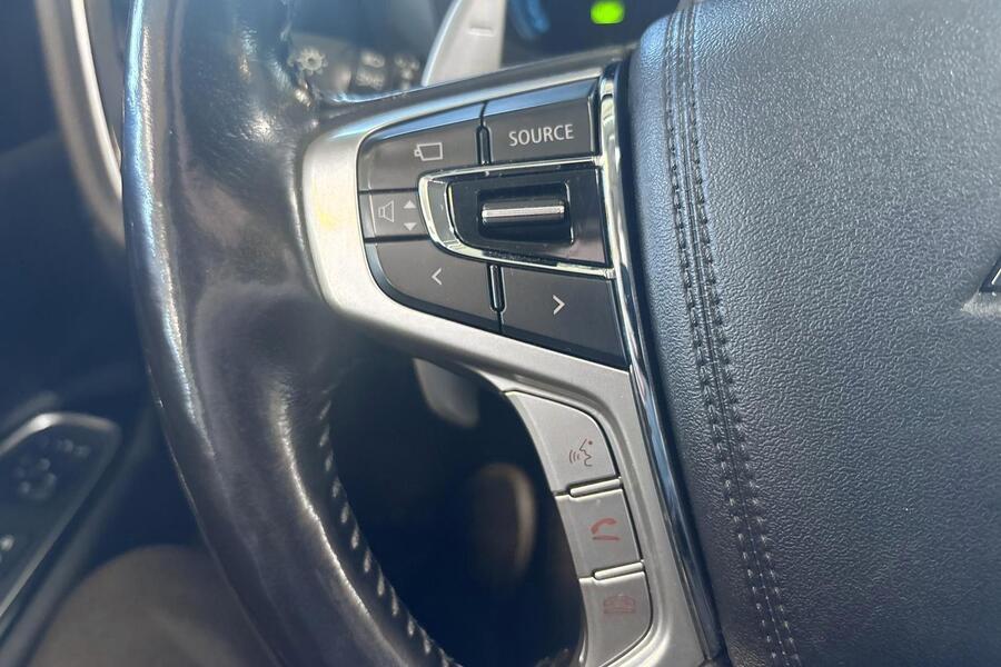 Mitsubishi Outlander PHEV vaihtoauto