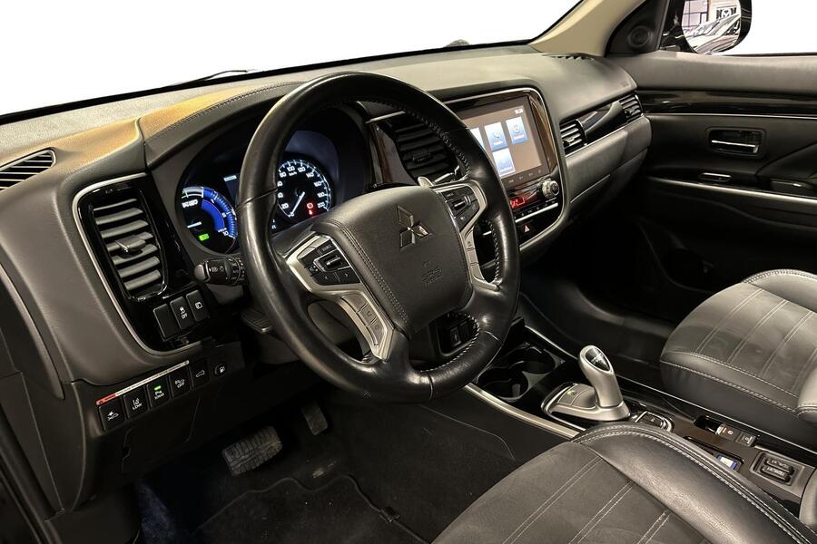 Mitsubishi Outlander PHEV vaihtoauto