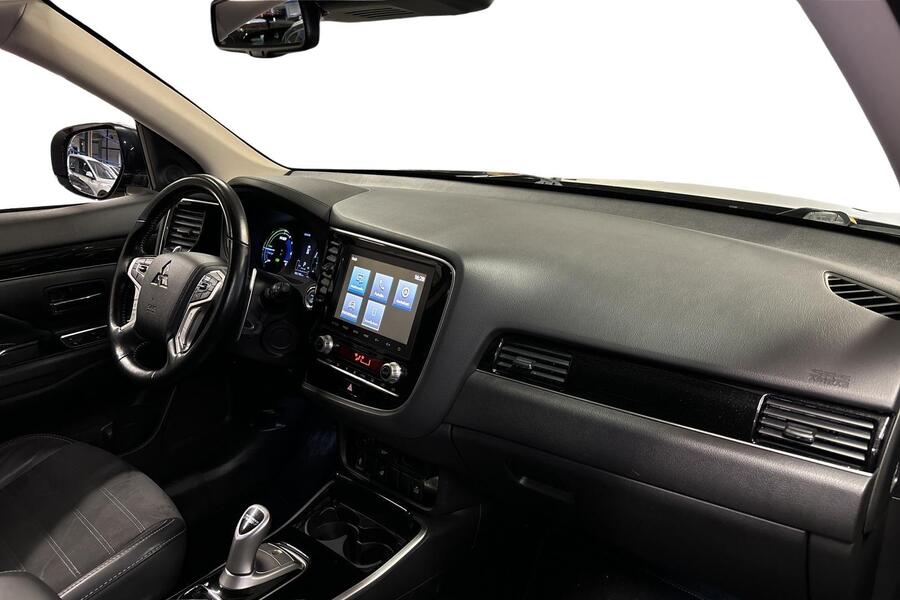 Mitsubishi Outlander PHEV vaihtoauto