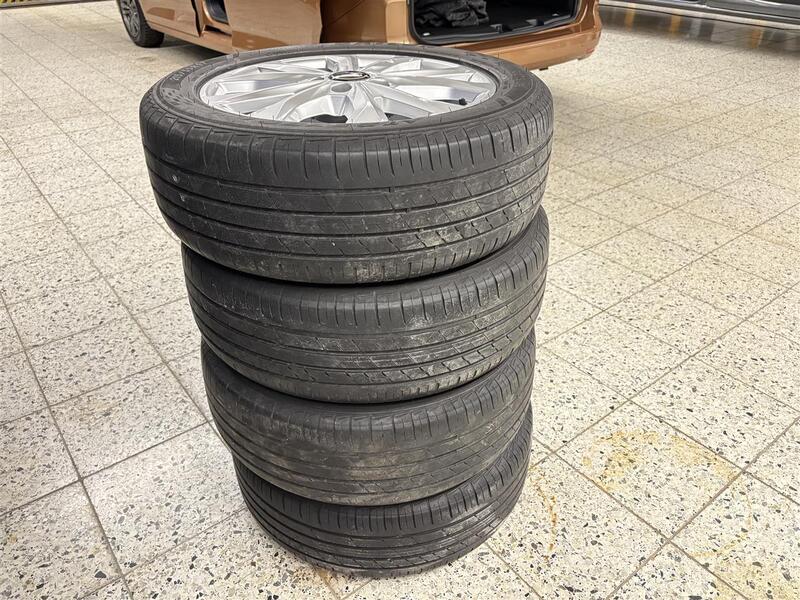 Volkswagen Caddy Maxi vaihtoauto