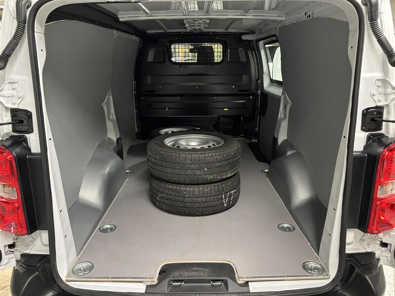 Opel Vivaro vaihtoauto